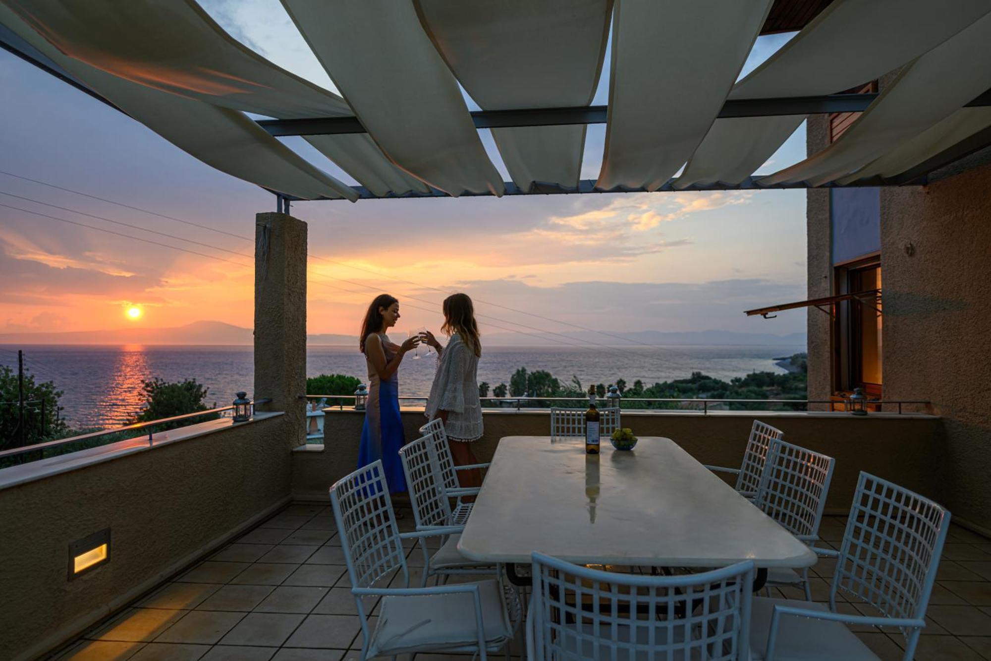 Mani Tower Villa Akrogiali 外观 照片